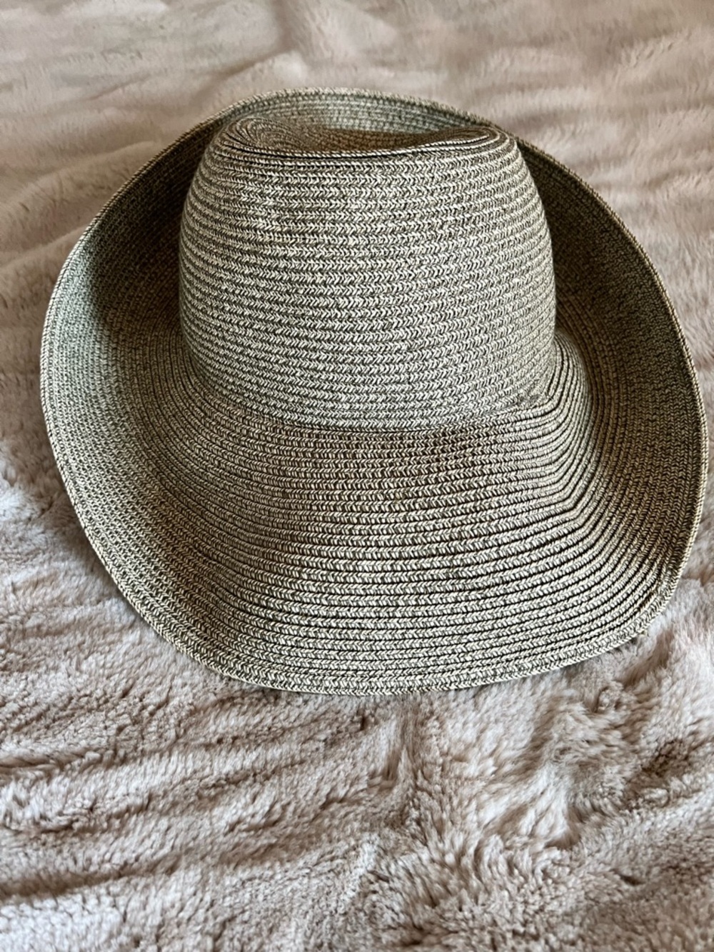 Wide-Brim Light Green Sun Hat - Packable Straw Blend, women’s size S
